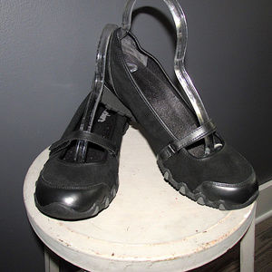 Skechers Black Leather Mary Jane Sassies 21269